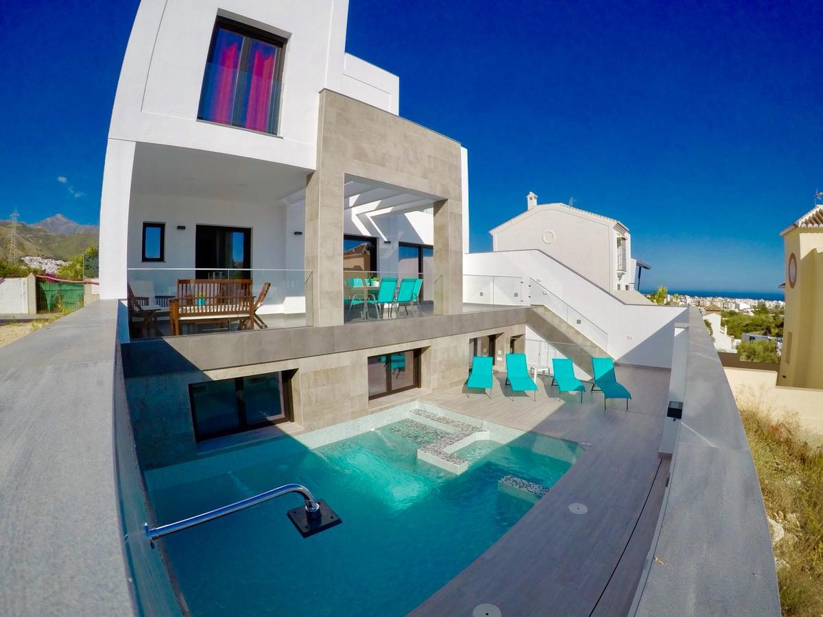 Manhattan Villa Nerja